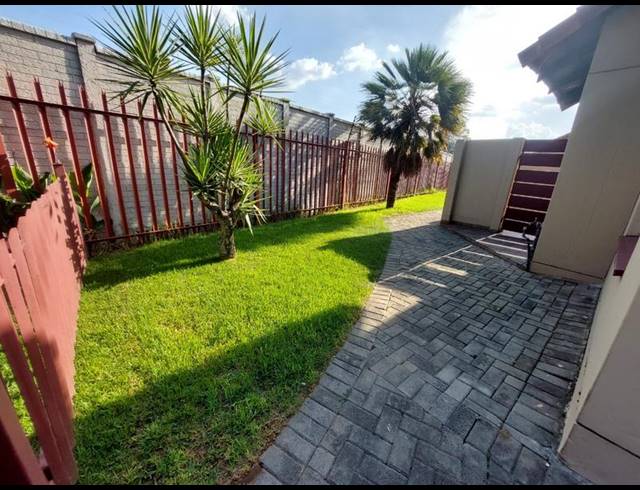 2 BEDROOM PROPERTY TO RENT IN VAALPARK